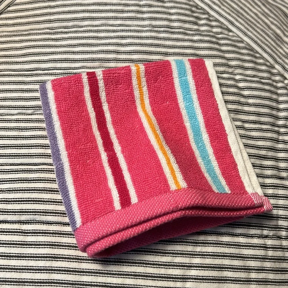 Towel Set - Picture 3 of 9